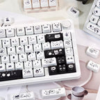 Mechanical keyboard decorated with kawaii cat MAO keycap set