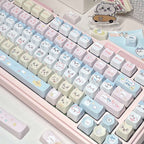 chiikawa Kawaii cat-themed mechanical keyboard keycaps in soft pastel colors