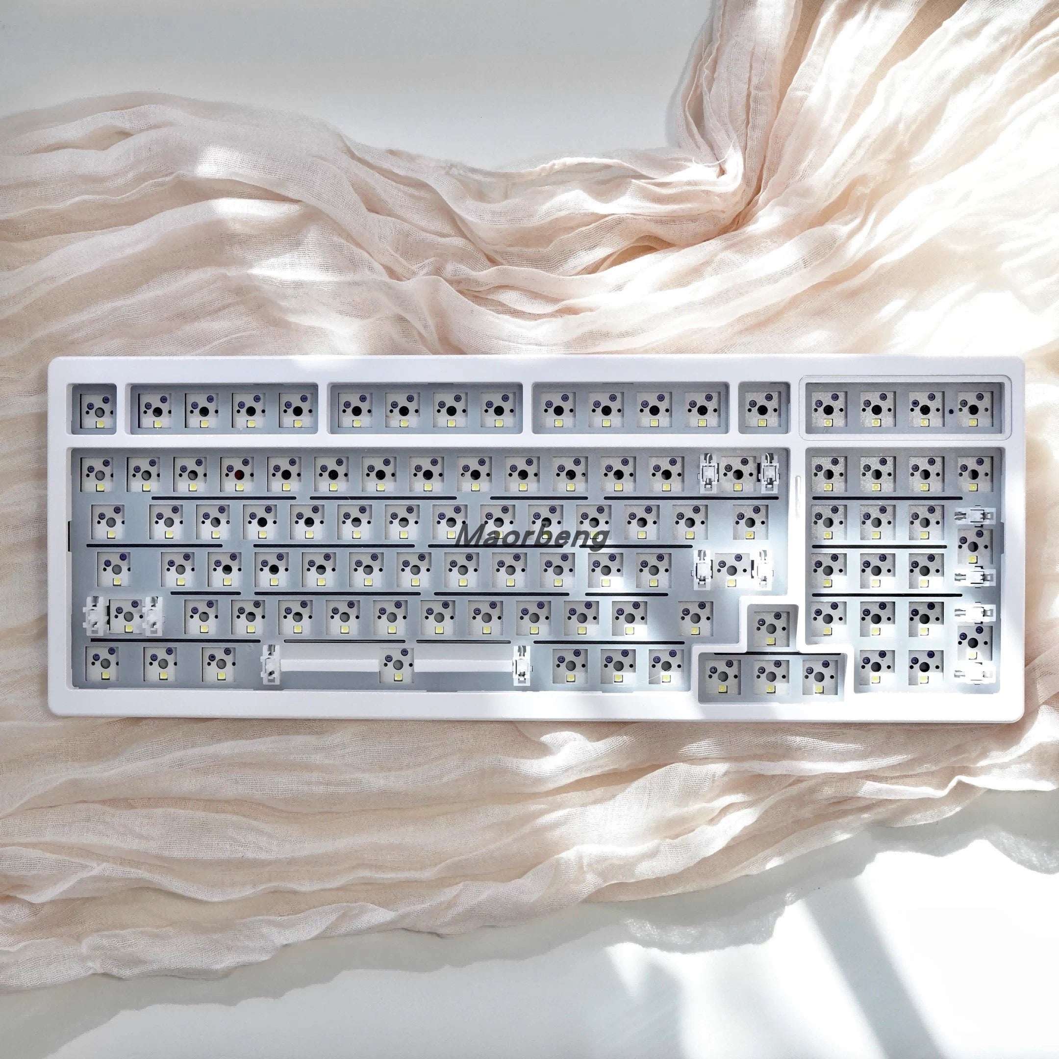 Custom Mechanical Keyboard Kit with Hot Swappable Switches and RGB Backlight - 75/80/98/108 Layout