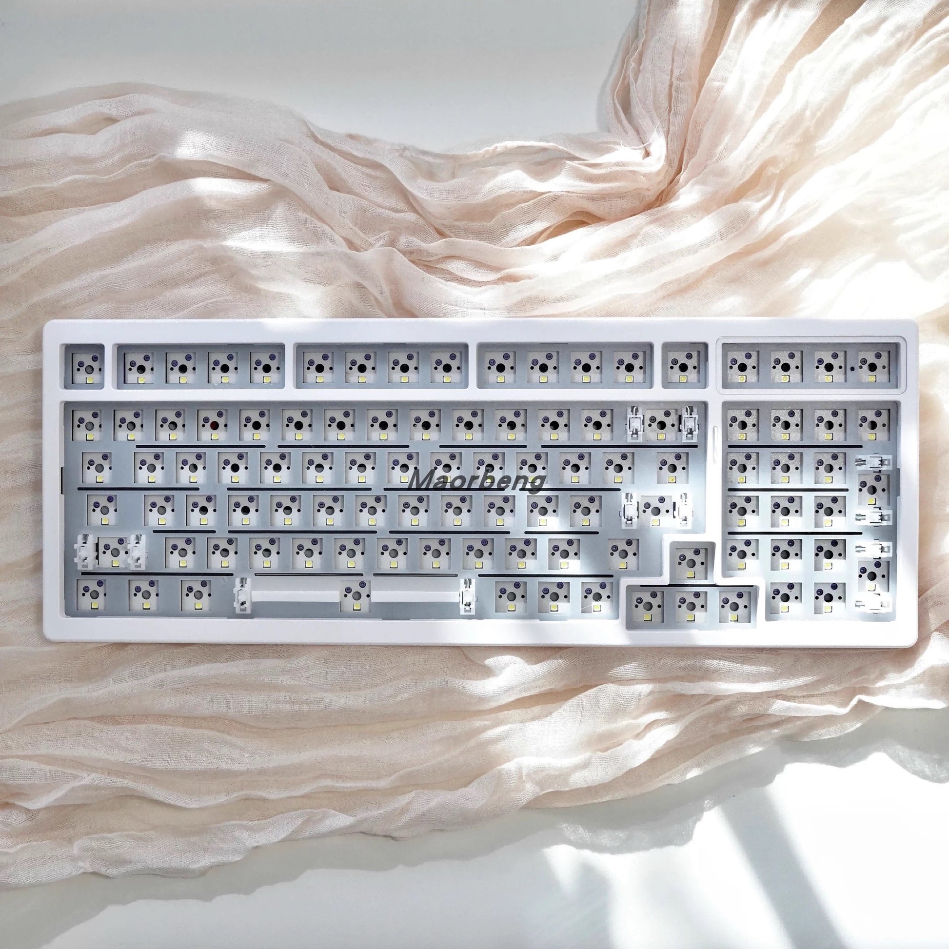 Custom Mechanical Keyboard Kit with Hot Swappable Switches and RGB Backlight - 75/80/98/108 Layout