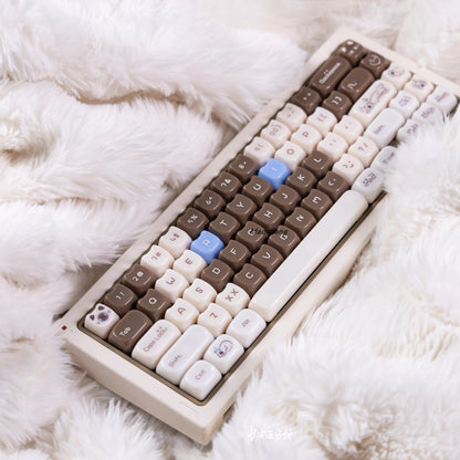 Mechanical keyboard with MAO profile 148-key translucent PBT keycaps and RGB backlighting