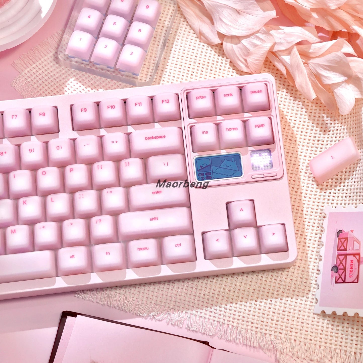 Soft and flexible silicone keycaps in full layout for mechanical keyboards