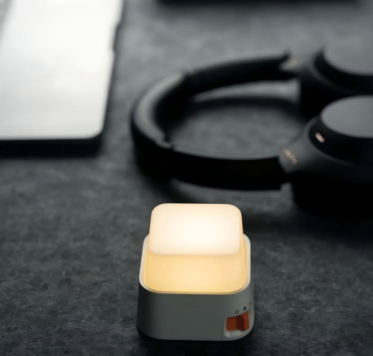 Mini Keyboard Mood Light – Stress Relief Desktop Lamp USB Rechargeable Night Light for Office & Home Decor