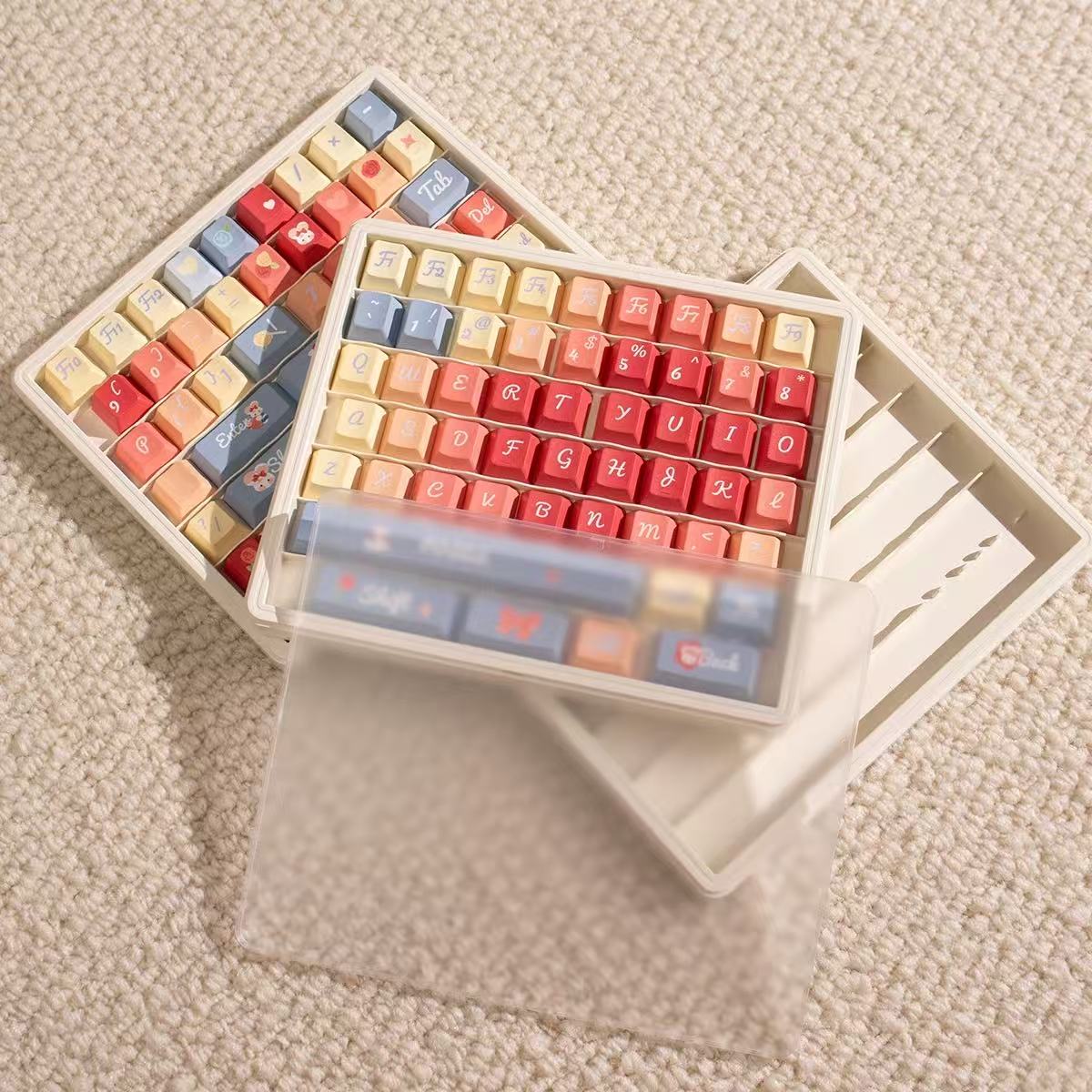 Mechanical keyboard keycap organizer with clear lid