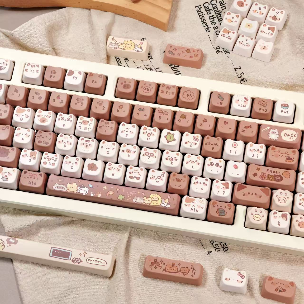 kawaii cat keycaps aesthetic desk setup