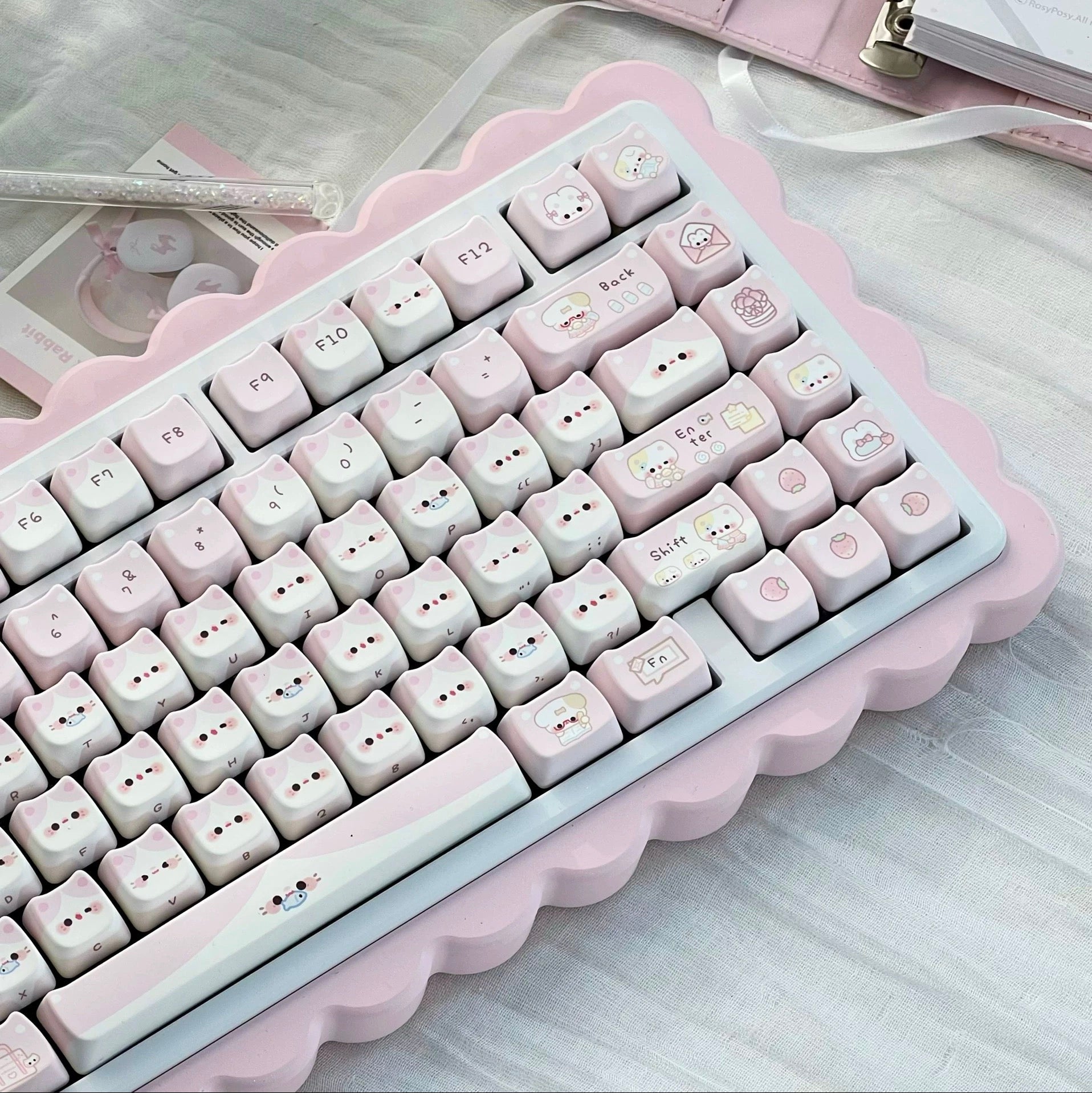 pudding meow berry meow keycaps on custom keyboard MAO cat ear PBT 5-side dye-sub pastel pink setup 2026