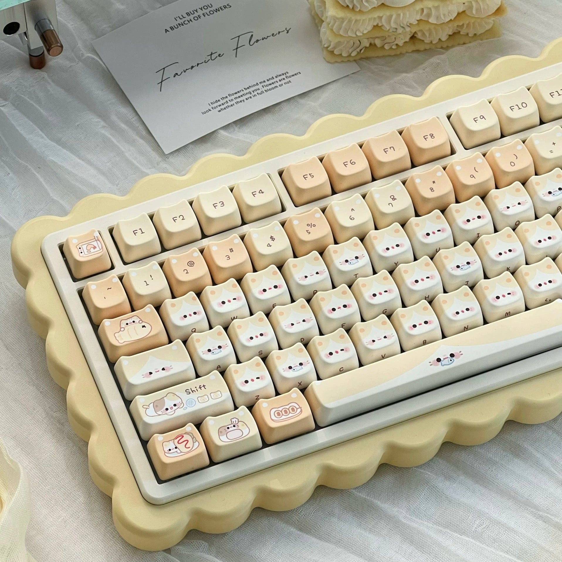 MAO cat ear keycaps closeup pudding meow berry meow PBT 5-side dye-sub cute RGB shine 2026