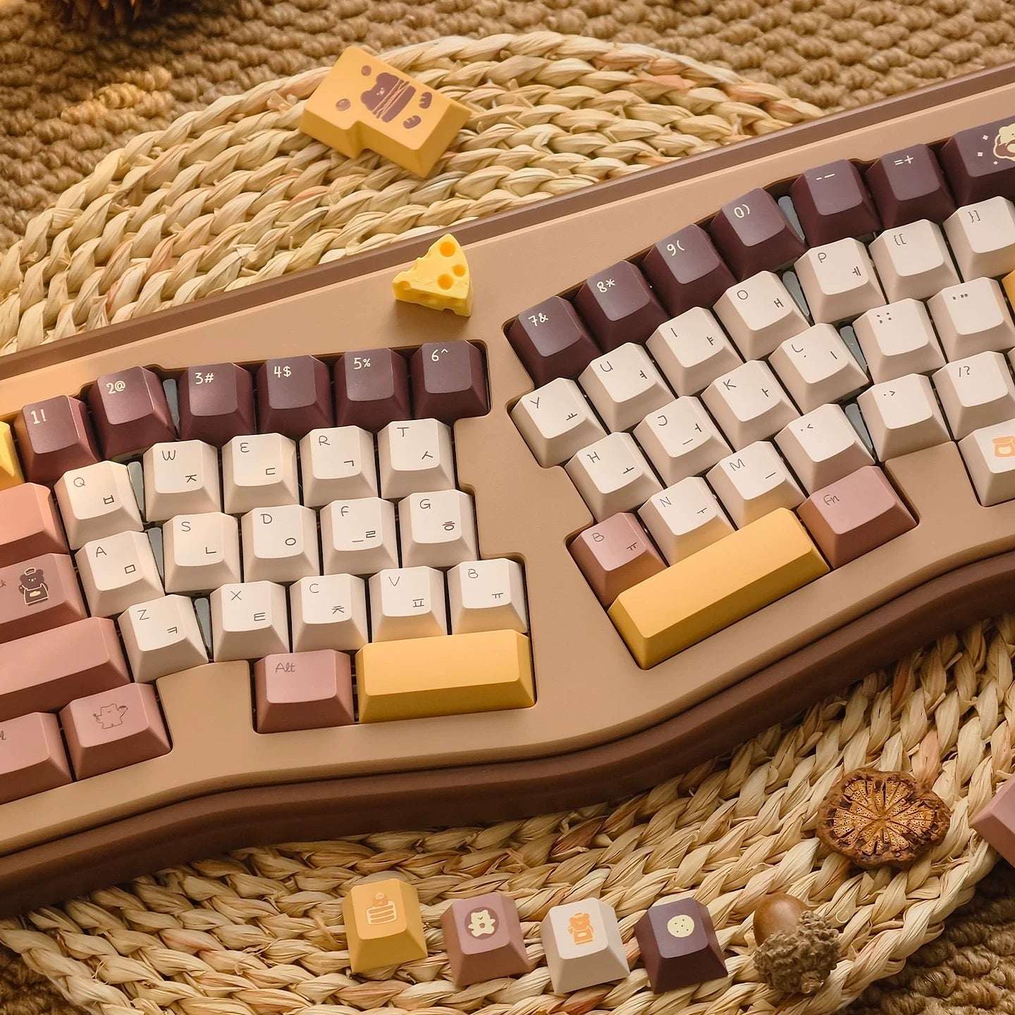 Butter Bear Keycaps Set | Cute PBT Dye-Sub Cartoon Keycaps – ARKTCAT