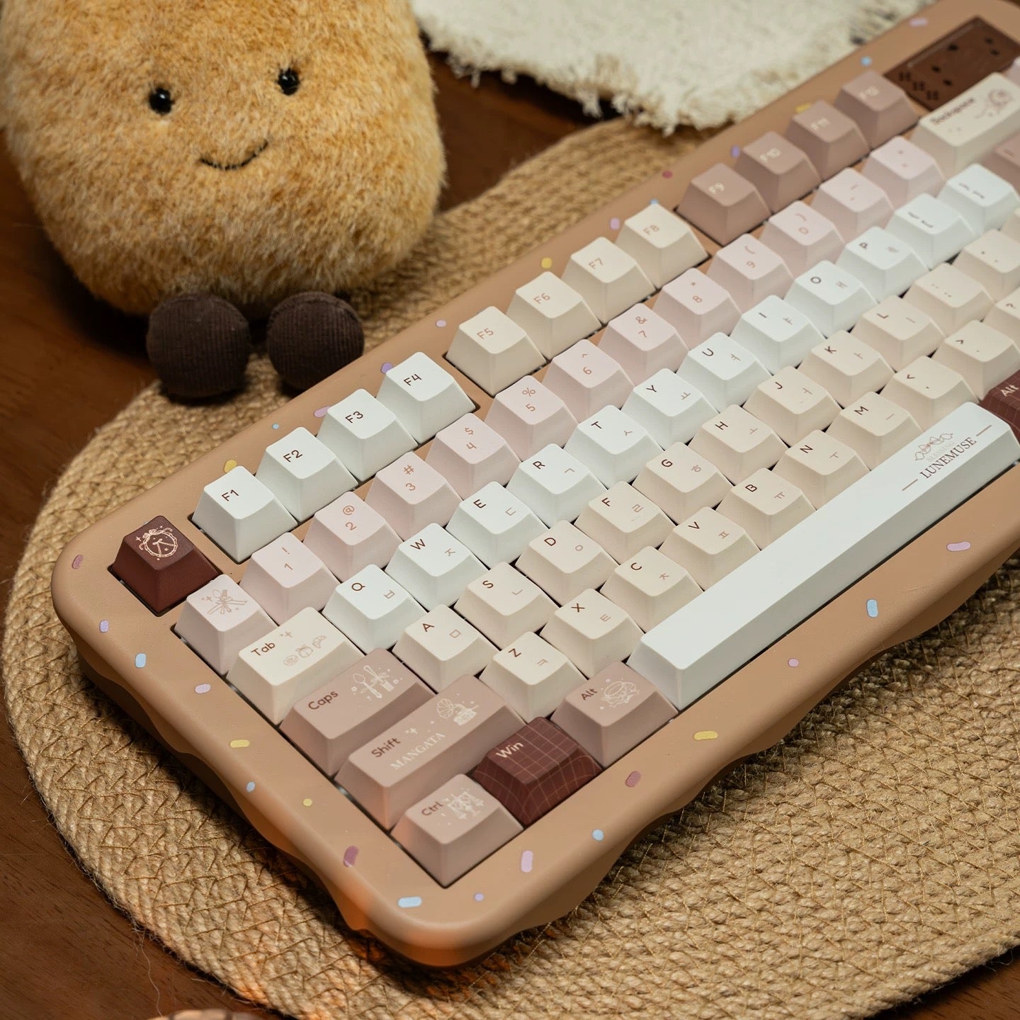 Caramel Isle Maillard style mechanical keyboard with warm brown and cream gradient keycaps