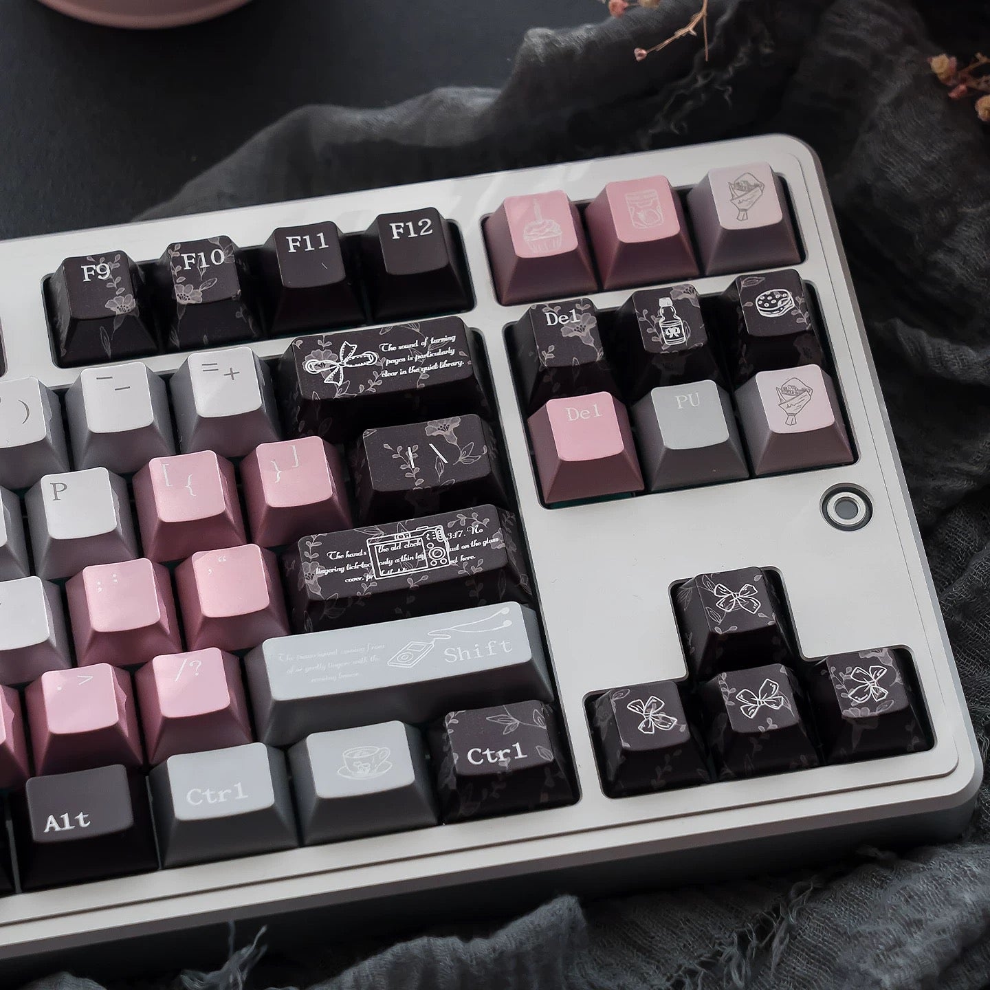 Black Veil, Pink Cheeks Aesthetic Keycaps - Metallic Edition | Sweet Gothic PBT Keycaps for Custom Keyboards
