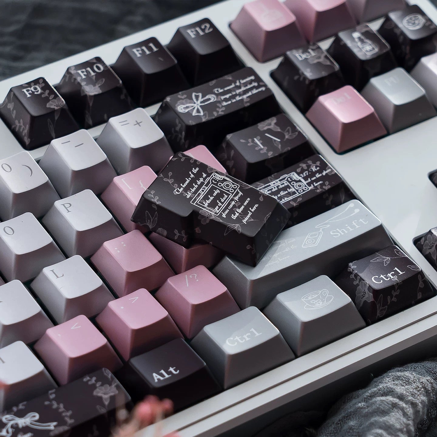 Black Veil, Pink Cheeks Aesthetic Keycaps - Metallic Edition | Sweet Gothic PBT Keycaps for Custom Keyboards