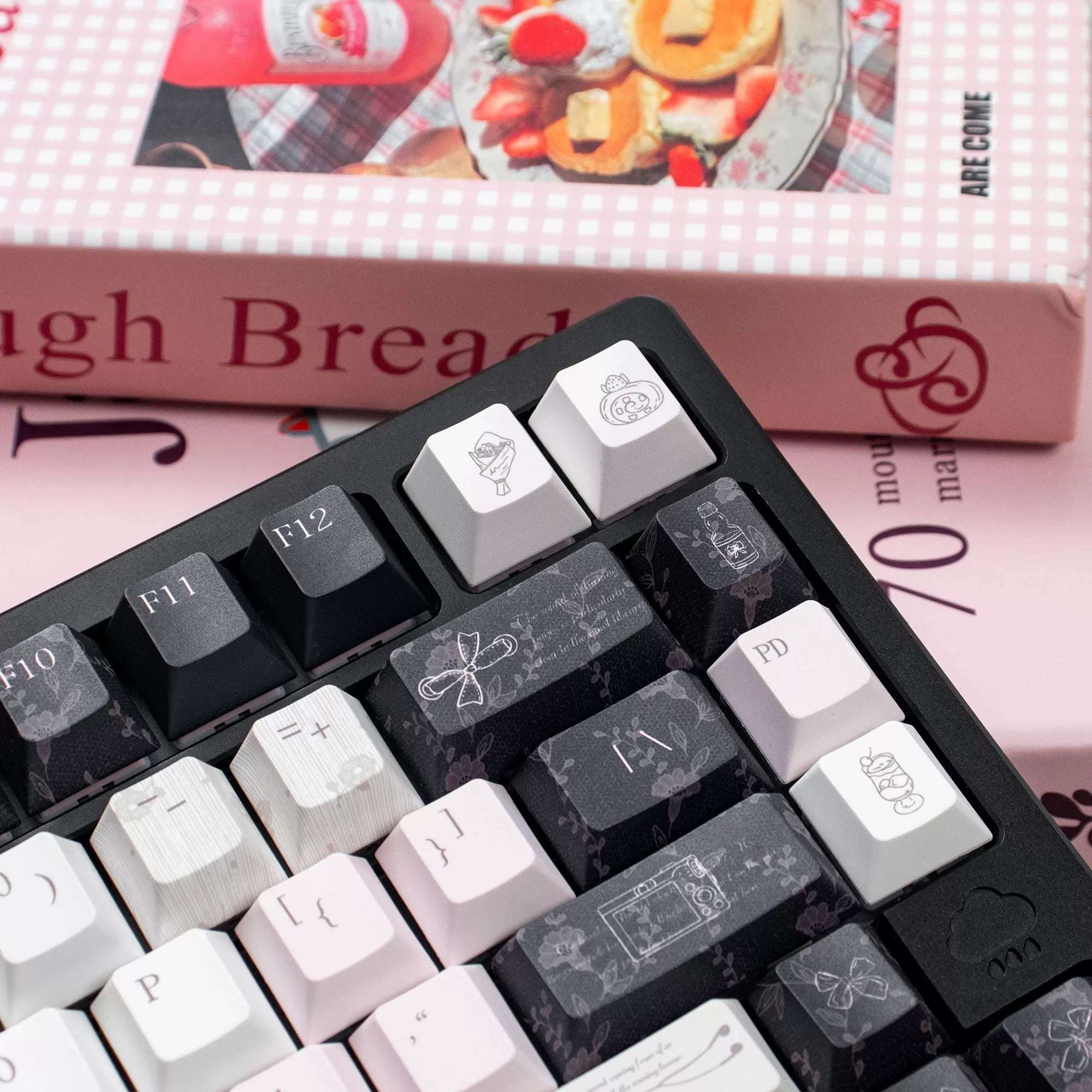 Black Veil, Pink Cheeks Aesthetic Keycaps - Metallic Edition | Sweet Gothic PBT Keycaps for Custom Keyboards