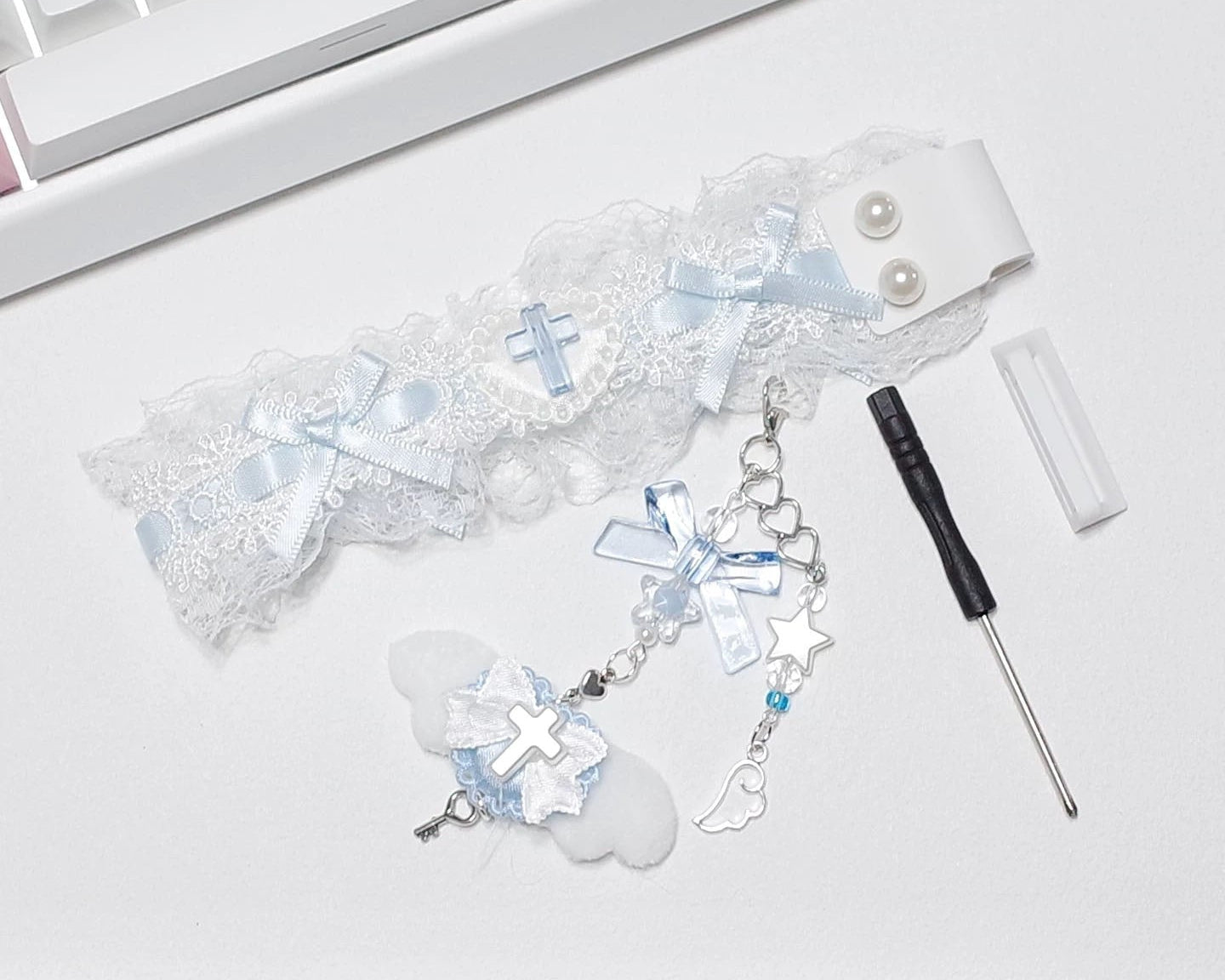 Lace Keyboard Strap with Charms – Cute Decorative Ribbon for Wooting / Made68 / ATK / 60% Keyboards