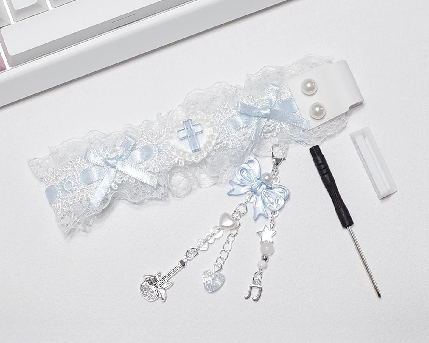 Lace Keyboard Strap with Charms – Cute Decorative Ribbon for Wooting / Made68 / ATK / 60% Keyboards