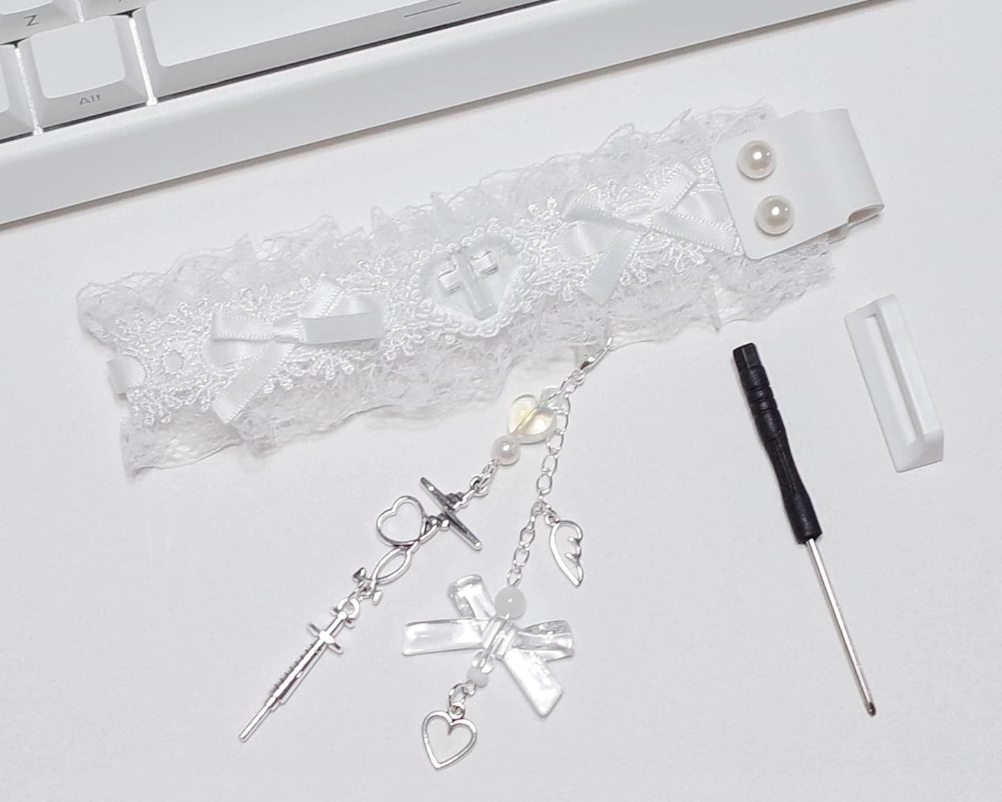 Lace Keyboard Strap with Charms – Cute Decorative Ribbon for Wooting / Made68 / ATK / 60% Keyboards