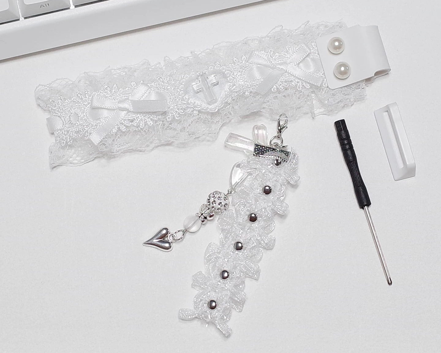 Lace Keyboard Strap with Charms – Cute Decorative Ribbon for Wooting / Made68 / ATK / 60% Keyboards