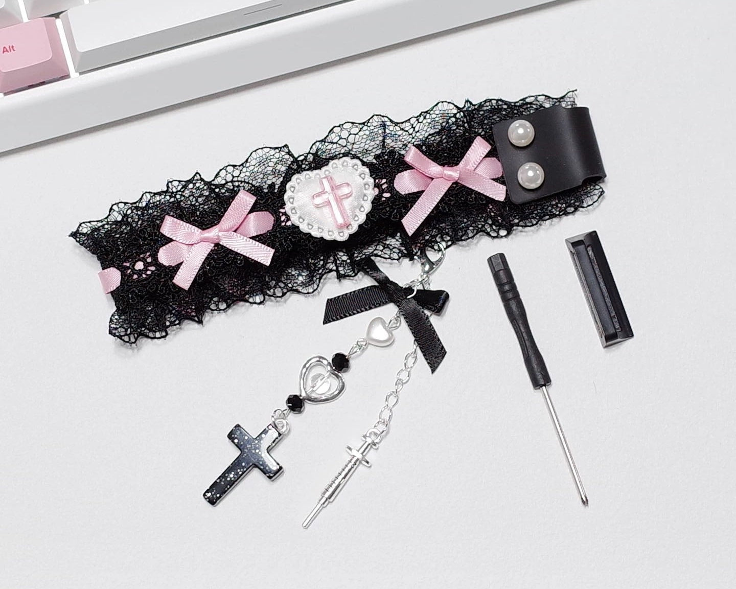 Lace Keyboard Strap with Charms – Cute Decorative Ribbon for Wooting / Made68 / ATK / 60% Keyboards