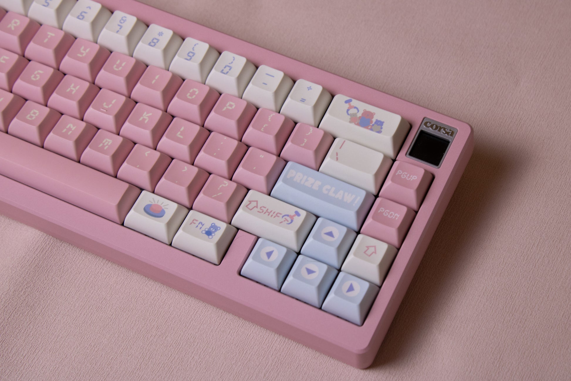 prize claw keycaps side-printed legends closeup PBT shine-through claw arm plush toy ticket novelties 2026
