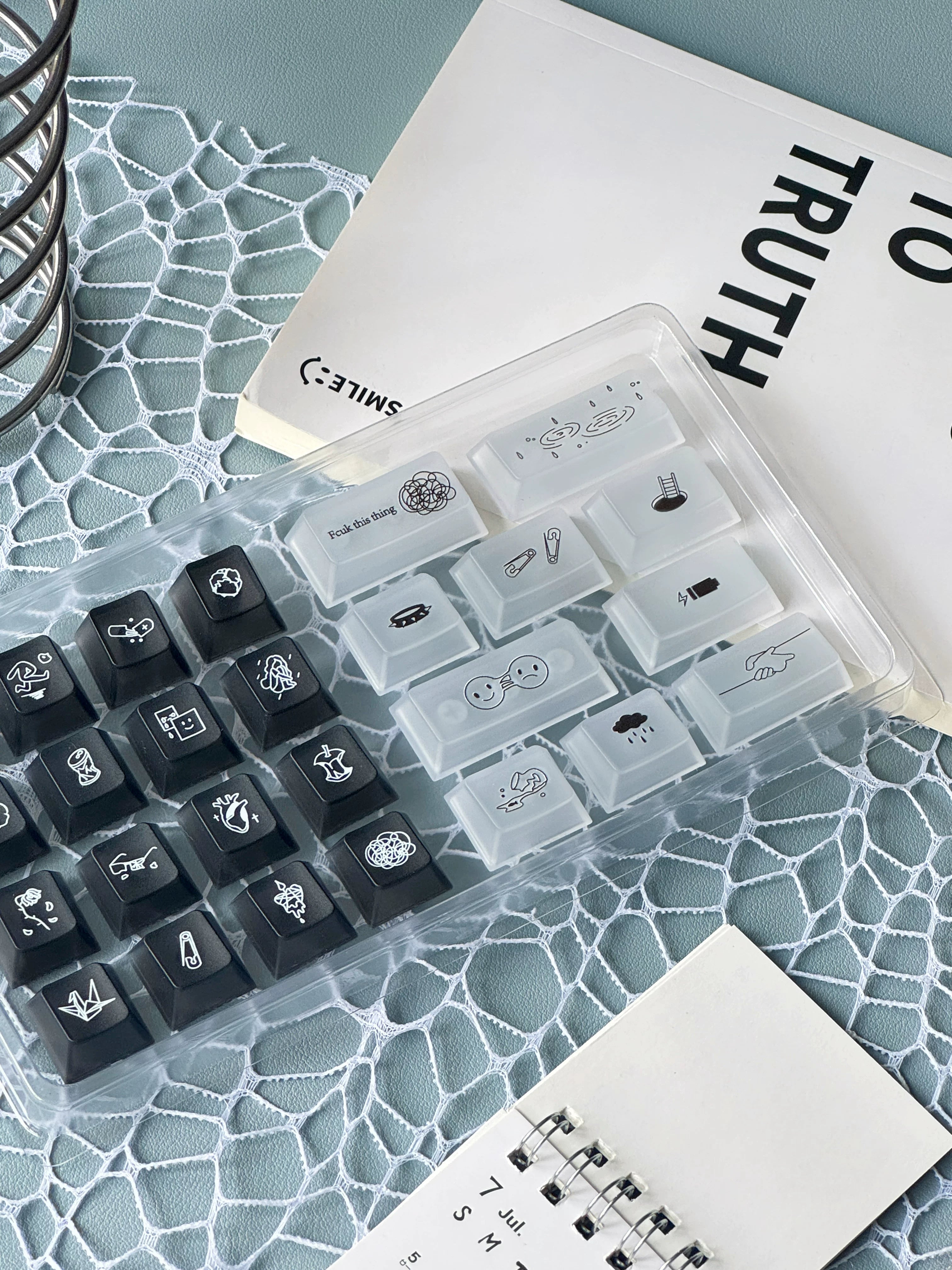 Solitude Black&Blue Keycap Set – Cherry Profile Dye-Sub PBT Custom Keycaps | Doki Lab