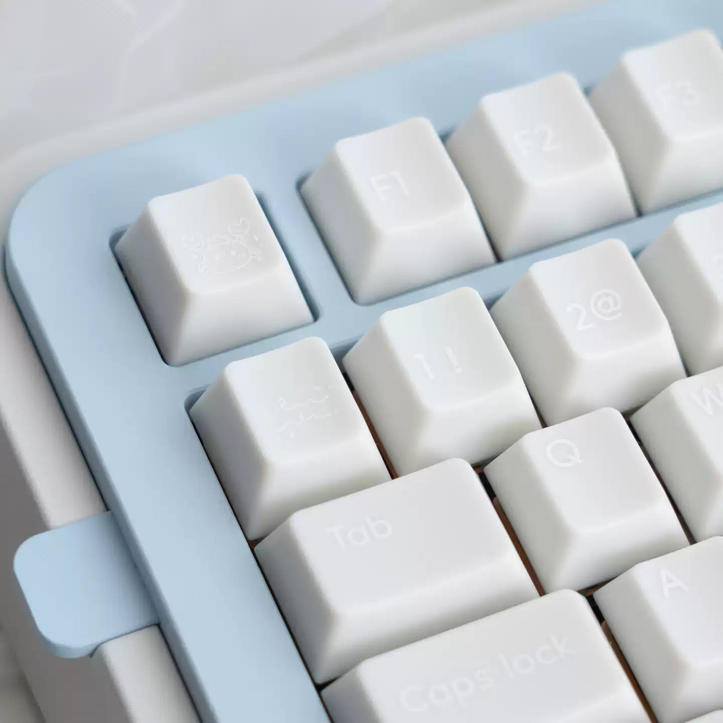 Star Whisper Keycaps Set – Milky White PBT + Translucent PC Constellation Accents, OEM Profile