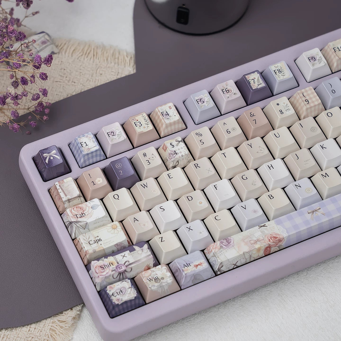 A Dream of Flowers Pearlescent Keycap Set - 121 keys PBT Dye-Sub | Arktcat x U're