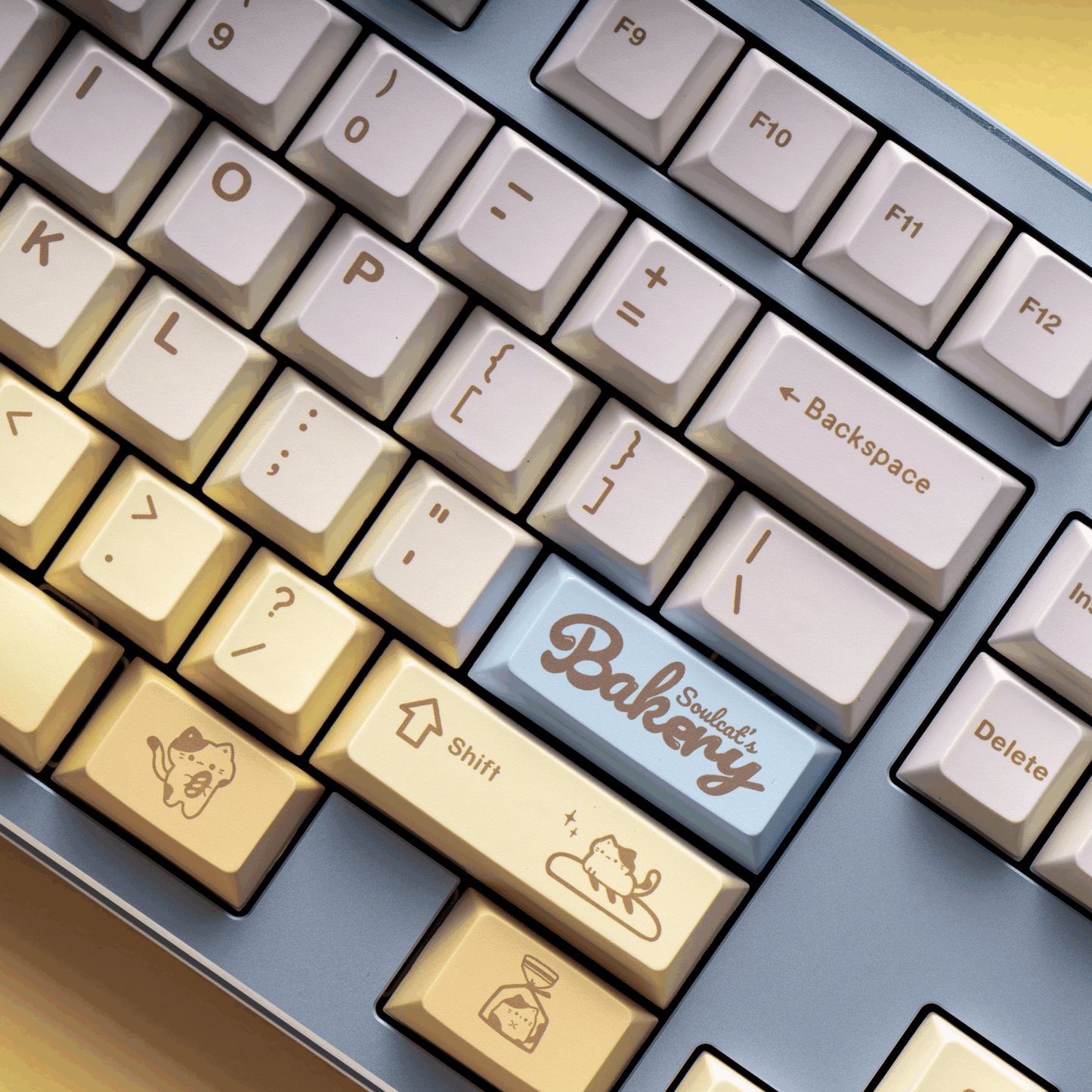 soulcats bakery keycaps on mechanical keyboard transparent pc dye-sub rgb glow cozy beige setup 2025