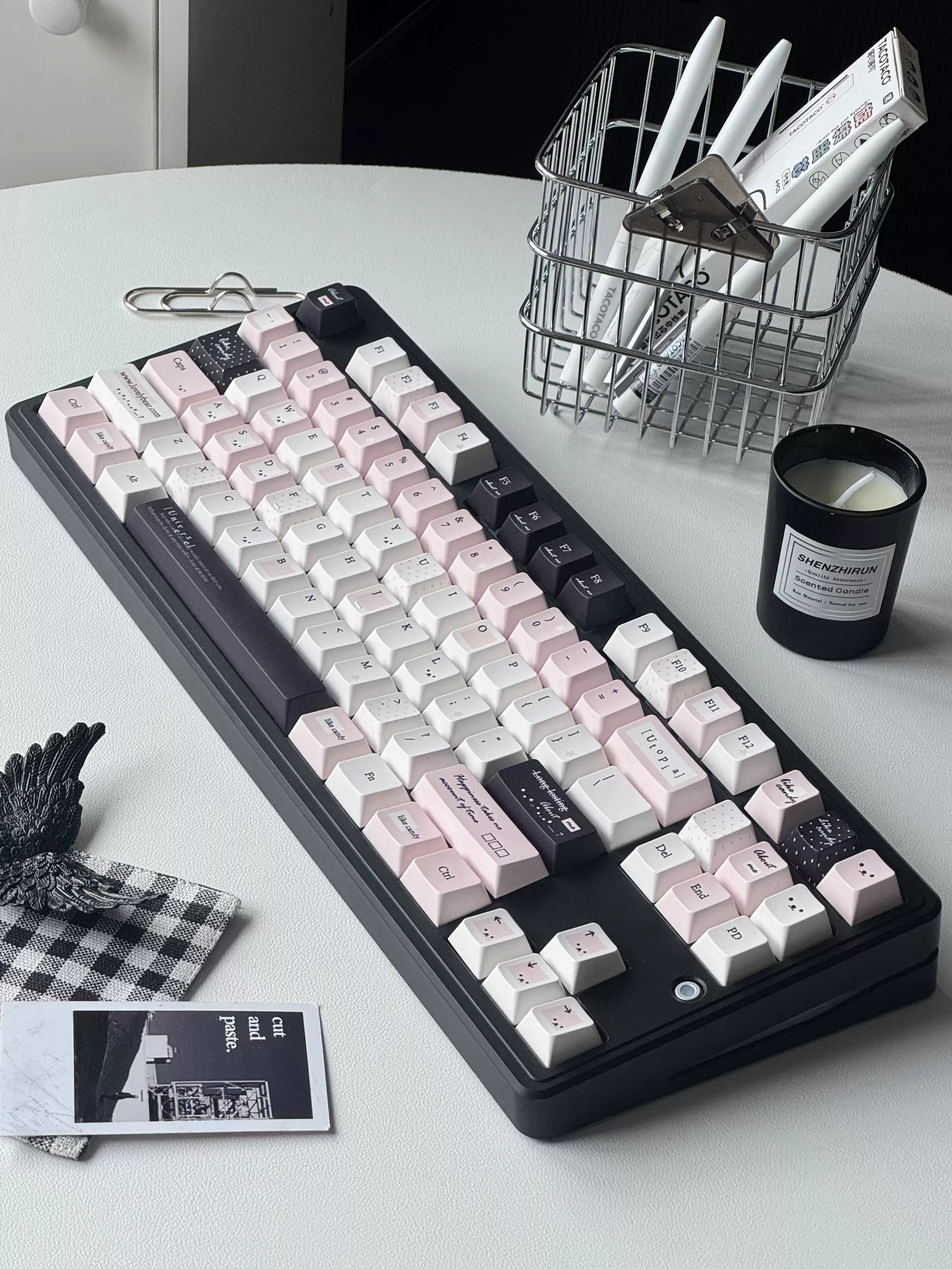 Utopia Pink & Black Keycap Set – Cherry Profile Dye-Sub PBT Custom Keycaps for Mechanical & Magnetic Switches| Doki Lab